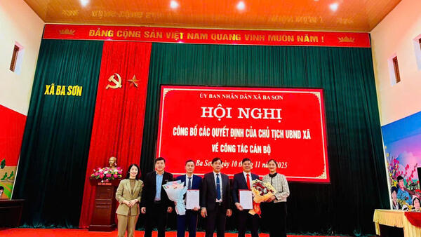 HỘI NGHỊ CÔNG BỐ QUYẾT ĐỊNH CỦA CHỦ TỊCH UBND XÃ BA SƠN VỀ CÔNG TÁC CÁN BỘ 💐